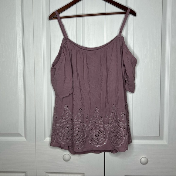 Torrid Challis Eyelet Border Cold Shoulder Top in elderberry blush pink … - Picture 13 of 16